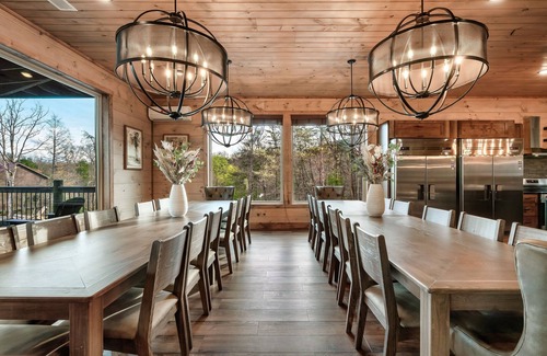 Sevierville Cabina | Hibernation Lodge | Indoor Pool, Arcade, Theater, Hot Tubs, Sleeps 48 Guests