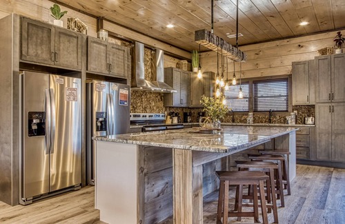Sevierville Cabina | HIBERNATION STATION - 12 Bedrooms with a pool!