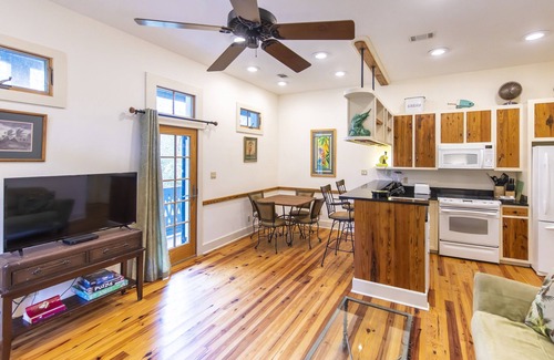 Grayton Beach Cama Y Desayuno | Hibiscus Coffee & Guesthouse