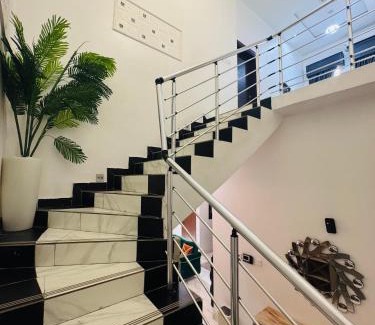 Ofin Apartamento | Hibiscus Empire