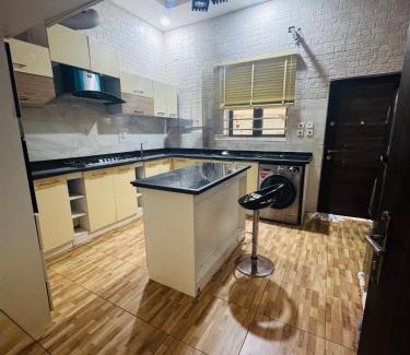 Ofin Apartamento | Hibiscus Empire