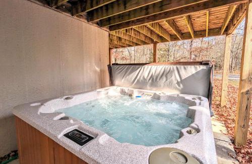 Albrightsville Casa | Hickory Haven by AvantStay Hot Tub Game Room Theater Deck