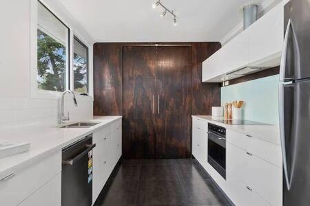 Blackmans Bay Casa | Hidden Bay Retreat-5 Bed- 15min to Hobart