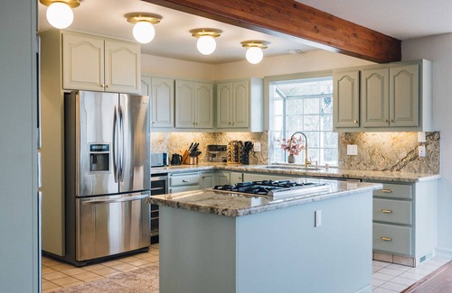 Oakhurst Cabaña | Dreamy Forest Castle Sleeps 16: Dome, Views Games, Theater, Spa, Sauna