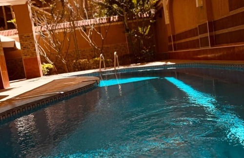 New Cairo Apartamento | Hidden Gem 2BR with pool access