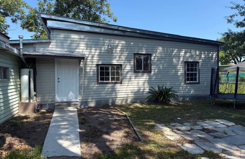 Northside Apartamento | Hidden Gem 2BR Wi-Fi parking