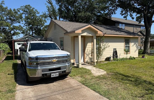 Northside Apartamento | Hidden Gem 2BR Wi-Fi parking