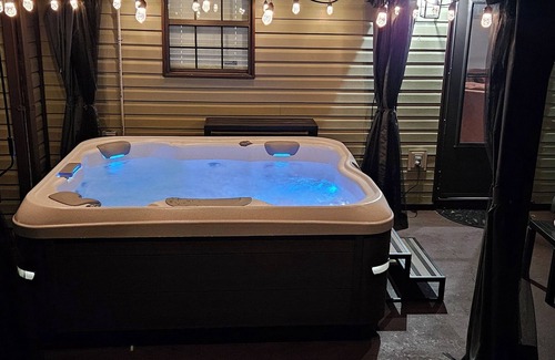 Houston County Casa | Hidden Gem - 3BD, 2FB w/Jacuzzi + Pool Table
