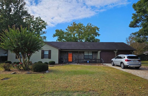 Houston County Casa | Hidden Gem - 3BD, 2FB w/Jacuzzi + Pool Table