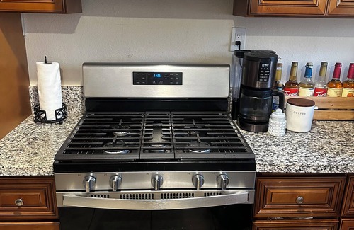 San Bernardino Casa | Hidden Gem. Comfy 2 Bedroom Home near NOS Event Center.