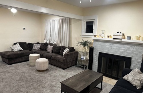 San Bernardino Casa | Hidden Gem. Comfy 2 Bedroom Home near NOS Event Center.