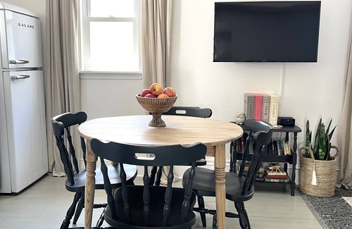 Hughesville Apartamento | Hidden Gem: Cozy apartment in downtown Hughesville