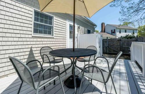 West Hyannisport Casa | Hidden Gem Hideaway