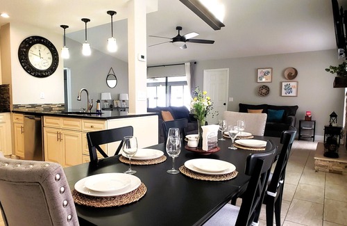 Country Oaks Casa | ❤️Hidden Gem Home in Sarasota w/ amenities by UTC Mall and Siesta Key
