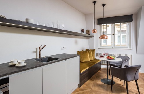 Prague 1 Apartamento | ❤️ Hidden gem in the heart of Prague | AC, King bed, heated floor, fast internet