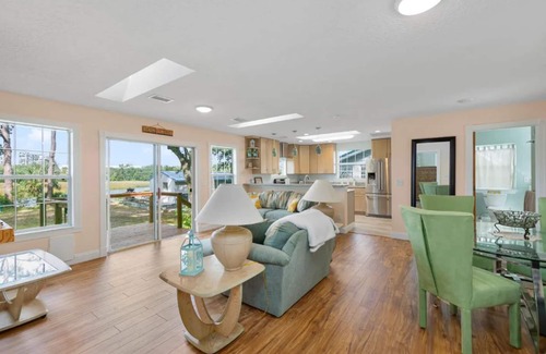 Northside Cabaña | Private Island Cottage, ② King Beds, 75" HDTV, Scenic Views