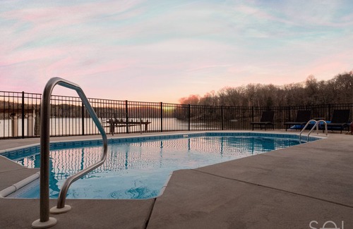 Belmont Casa | Hidden Gem Lake Retreat! Live and breath your best life for a few days!