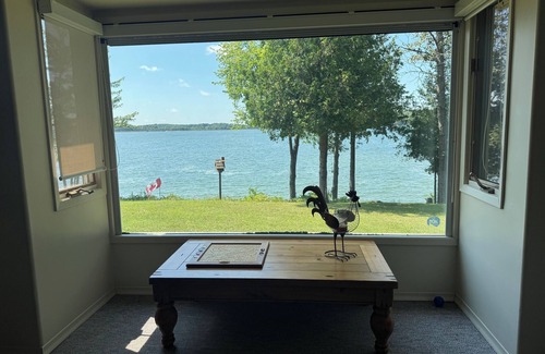 Flesherton Cabaña | Hidden Gem Lakefront cottage 1-1/2 hrs N of GTA. Perfect for Family getaway