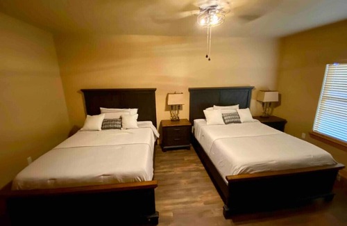 Gruene Cabina | Hidden Gem Luxury Cabin nestled in Gruene