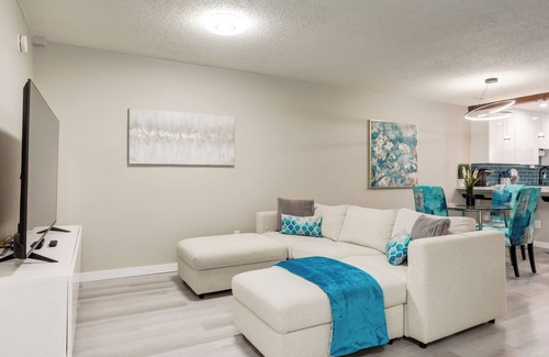Montgomery Casa | Hidden gem! Modern-chic guest suite in Central NW