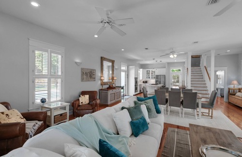 Sugarwood Beach Casa | Hidden Gem! Private lot, Private Pool w/Hot Tub! Near Seagrove!