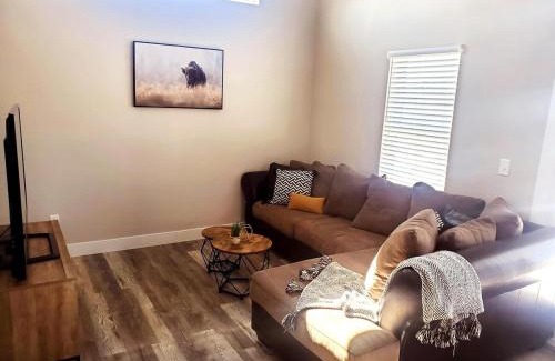 Syracuse Casa | Hidden Gem! Private Guest Home