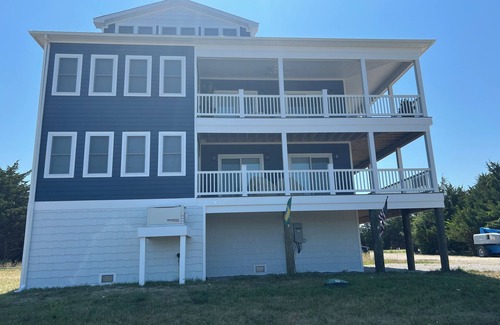 Milford Casa | Beach House, Hidden Gem, Relax, Water Views, Bay Breezes & Decks & Hot Tub