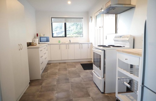 Kaikoura Casa | Hidden Gem - Seclusion, History and Watch the Dolphins