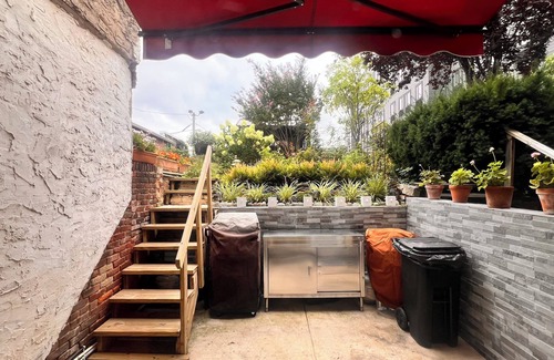 Spruce Hill Casa | Hidden Gem Townhome with 2 BRs -University City -near UPenn&Drexel