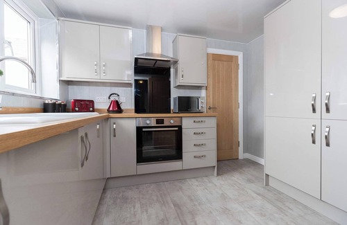 Loftus Casa | Hidden Gem with bags of space! 3 Bed Town House!