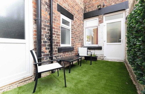 Loftus Casa | Hidden Gem with bags of space! 3 Bed Town House!