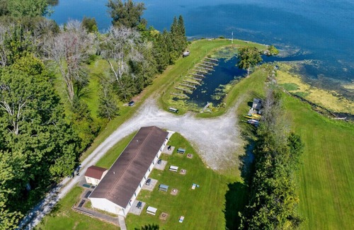 Durhamville Casa | Hidden Harbor Marina, The Entire Property (Sleeps 16) - Oneida Lake's Premier Fishing Getaway