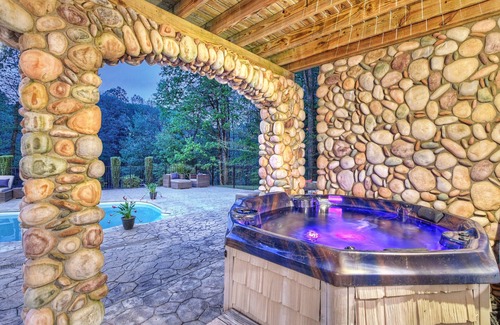 Mooresville Casa | Belleza inigualable con piscina - 7 ZONAS DE DORMIR INDEPENDIENTES