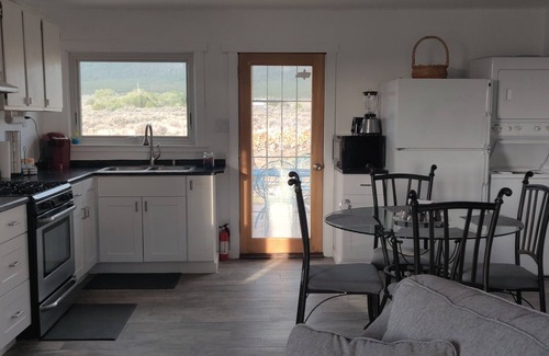Jaroso Cabina | Hidden Haven: Open Concept Inside, Dramatic Views Outside