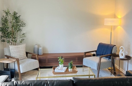 Durham Apartamento | Hidden In Plain Sight, just minutes away from Duke University/Hospital!