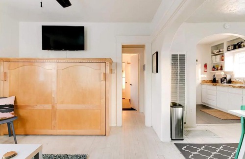 Franklin Casa | Hidden Long Beach Cottage With Private Patio and Ocean Air - NPR21-00107