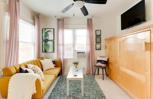 Franklin Casa | Hidden Long Beach Cottage With Private Patio and Ocean Air - NPR21-00107