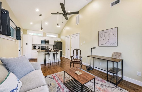 Northside Casa | Hidden Oaks Guest House