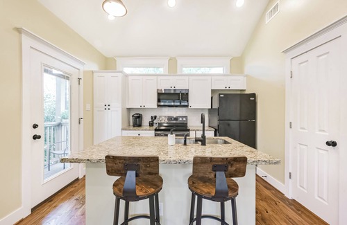 Northside Casa | Hidden Oaks Guest House