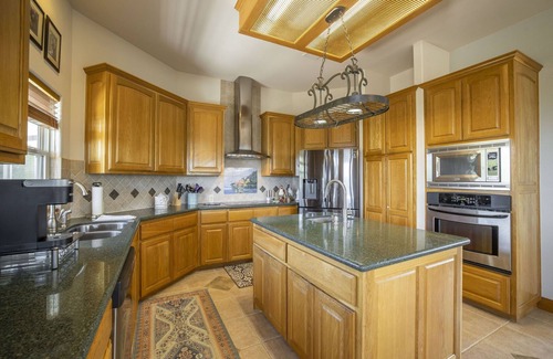 Fischer Casa | Hidden Oaks- Spacious 5 bedroom with pool, come and relax!