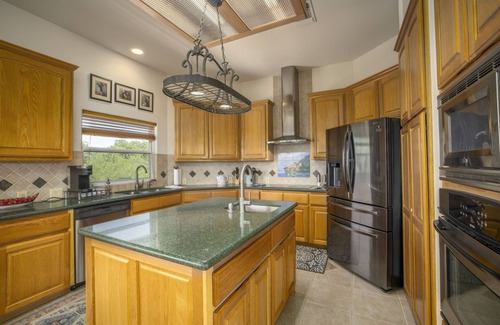Fischer Casa | Hidden Oaks- Spacious 5 bedroom with pool, come and relax!