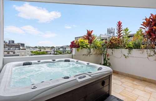 Fortitude Valley Apartamento | Hidden Oasis! 2Bed/2Bath/1Car ~ 5mins to CBD