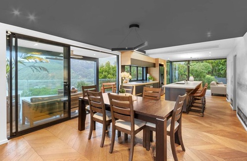 Christchurch District Casa | Hidden Paradise in Christchurch