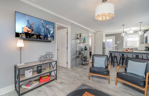Nashville Casa | Hidden Pearl-3 Units-Private Patios-Near Broadway