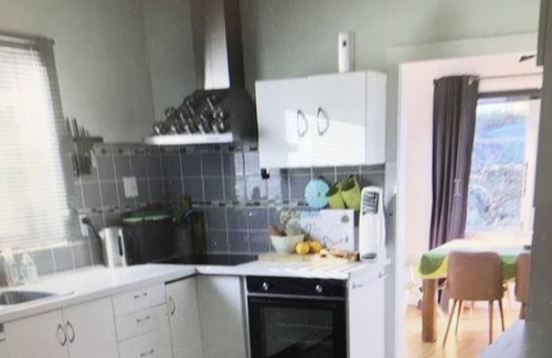 Raumati Beach Casa | Hidden Raumati Gem