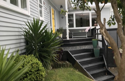 Raumati Beach Casa | Hidden Raumati Gem
