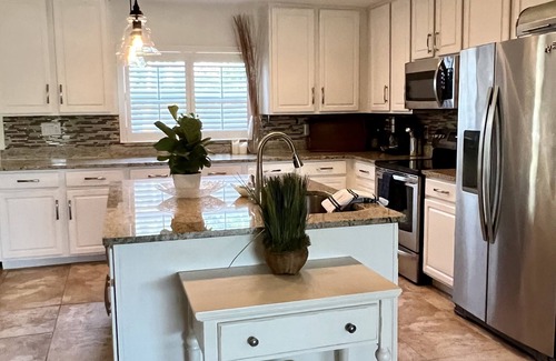 Tropic Casa | Hidden River Estate on the Eau Gallie River!