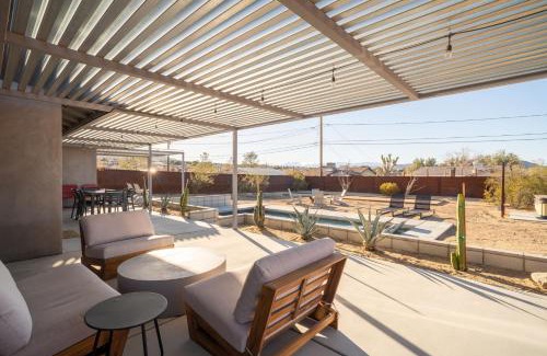 Joshua Tree Casa | Hidden Valley Cottage - Modern Home in JT Hot Tub