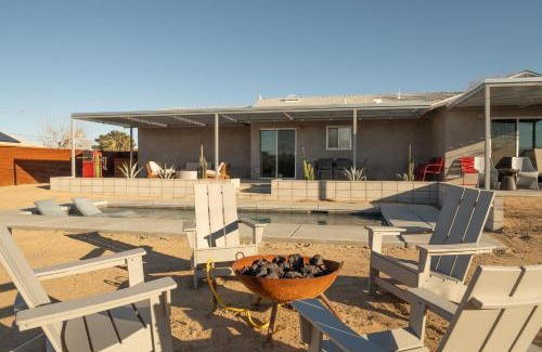 Joshua Tree Casa | Hidden Valley Cottage - Modern Home in JT Hot Tub