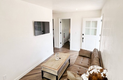County Property Casa | Hidden Valley Retreat - Near Beach + Dtwn